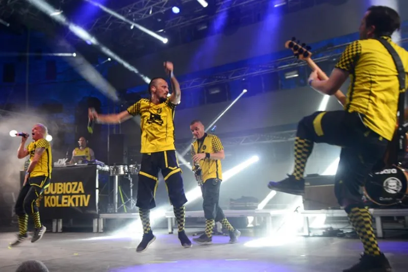 Dubioza kolektiv