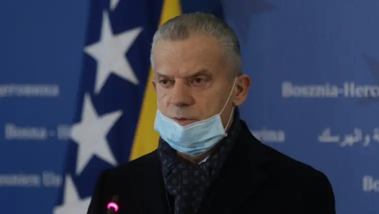 Radoncic maska