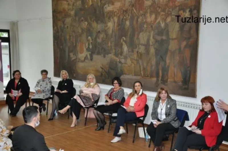 Tuzla zene politika
