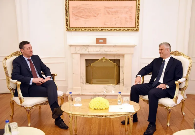 Thaci veseli