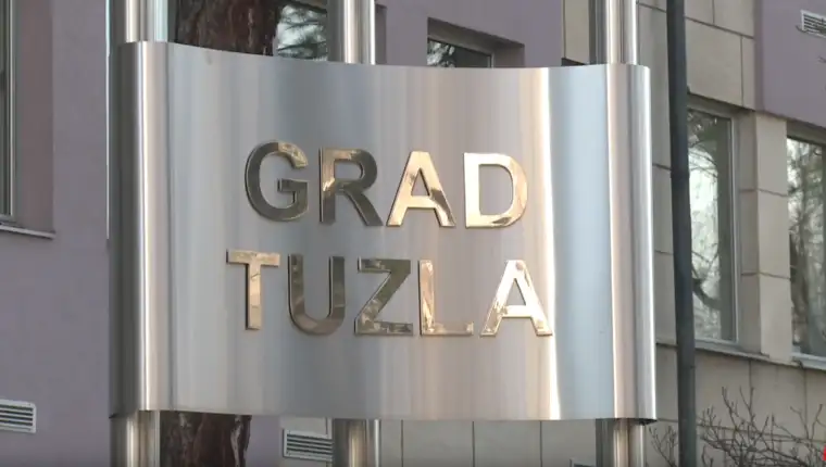 GRAD TUZLAAAA