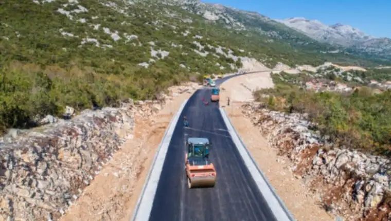 Stolac neum