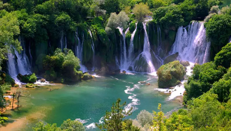 Kravica ba park slap