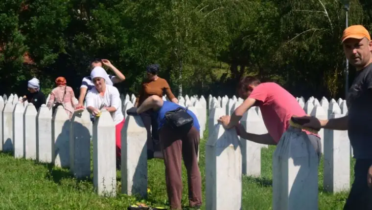 Srebrenica2
