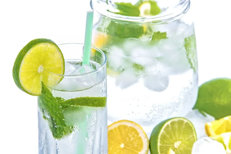 Mineral water 1532300 1280