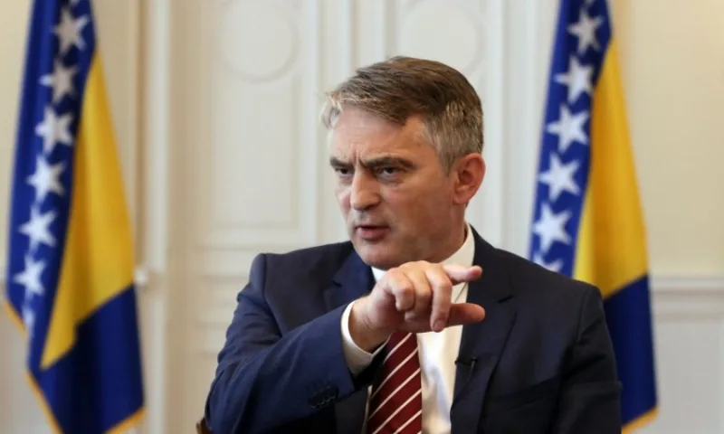 Komsic2