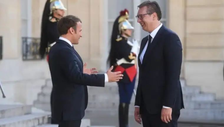 Vucic macron
