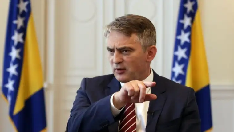 Komsic2