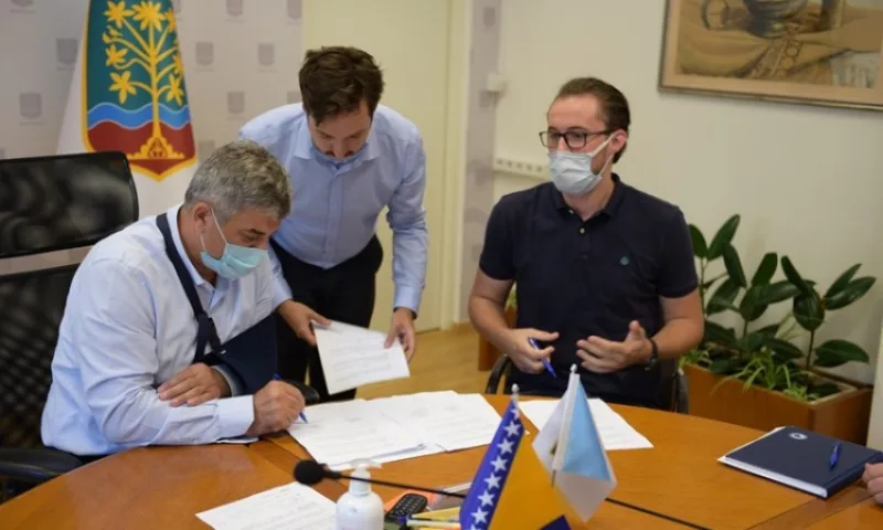 Centar ajnadzic