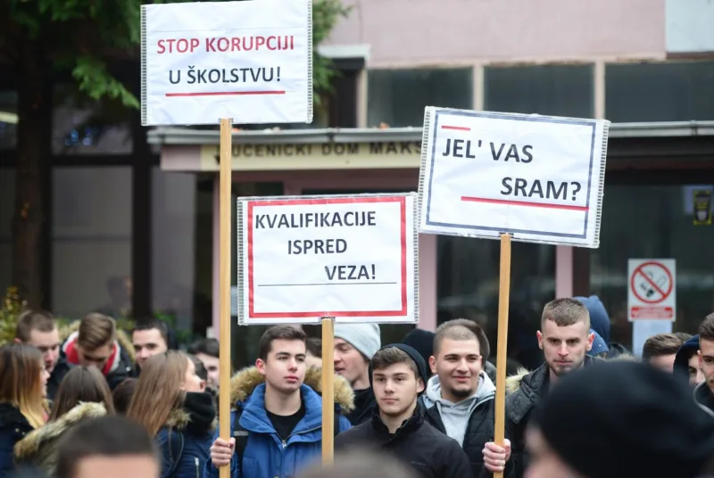 Protesti neki