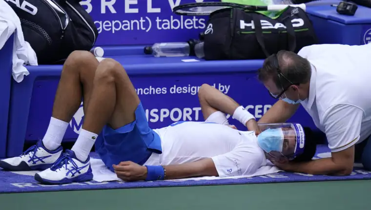 DJOKOVIC physio neck demi Cincinnati 2020