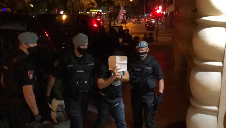 Policajci20