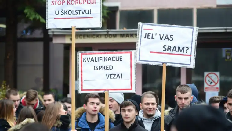 Protesti neki