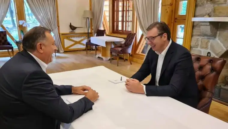 Dodik i vucic