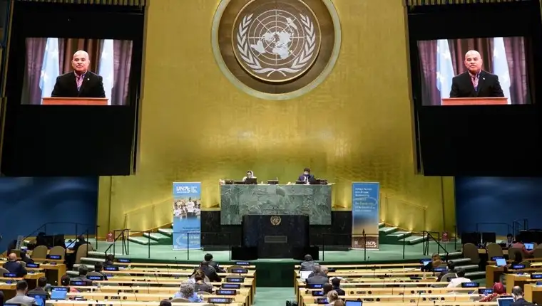 Un