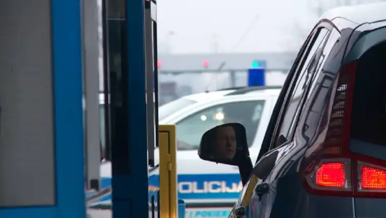 Zeleni karton granica