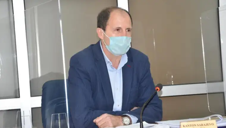 Mario nenadic maska
