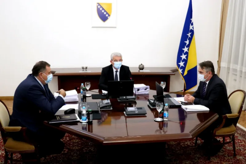 Dodik sefik komsic