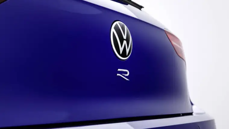 volkswagen-golf-r-1