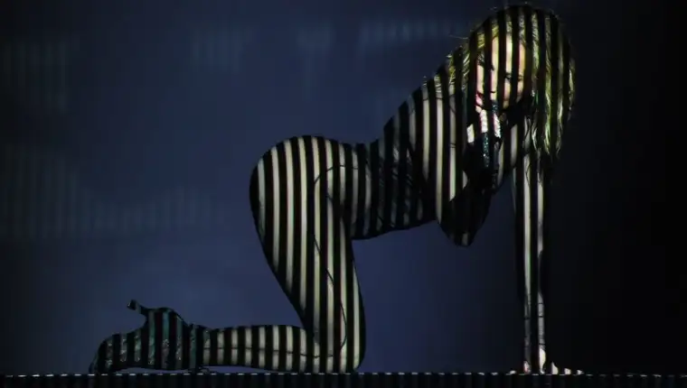 Jlo10