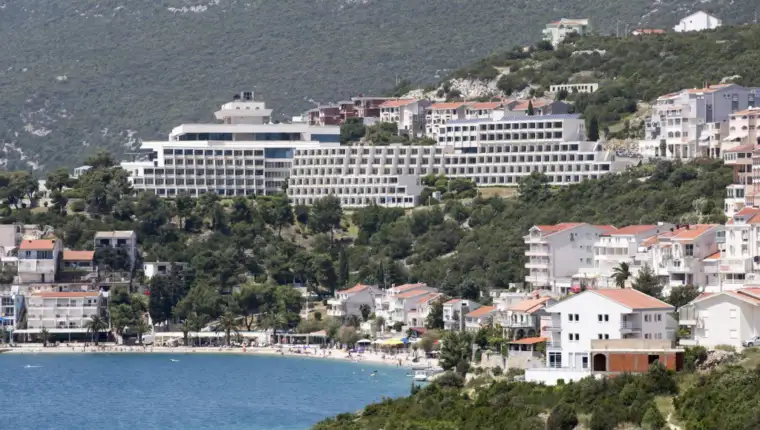 Grand hotel naum