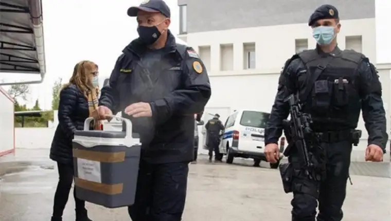 Vakcine policija