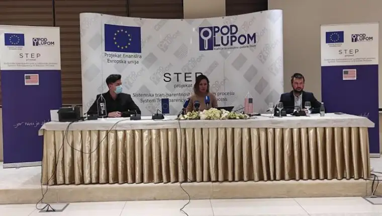 Pod lupom1