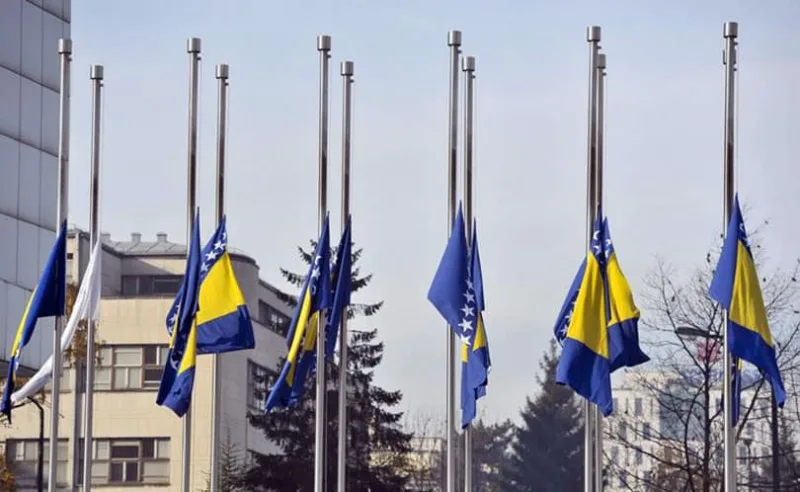 Zastave na pola koplja