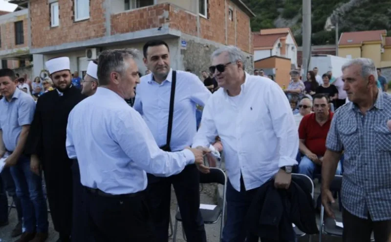 Komsic i safa