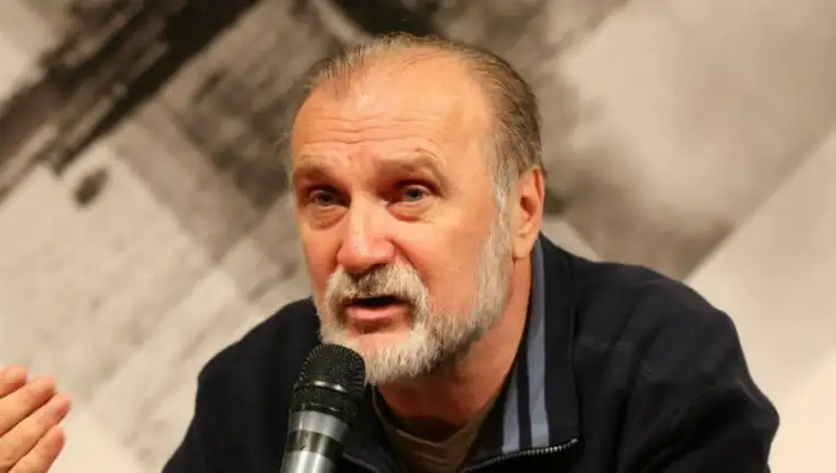 Dzevad karahasan