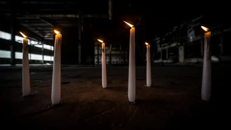 Svijece za zrtve genocida