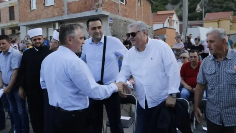 Komsic i safa