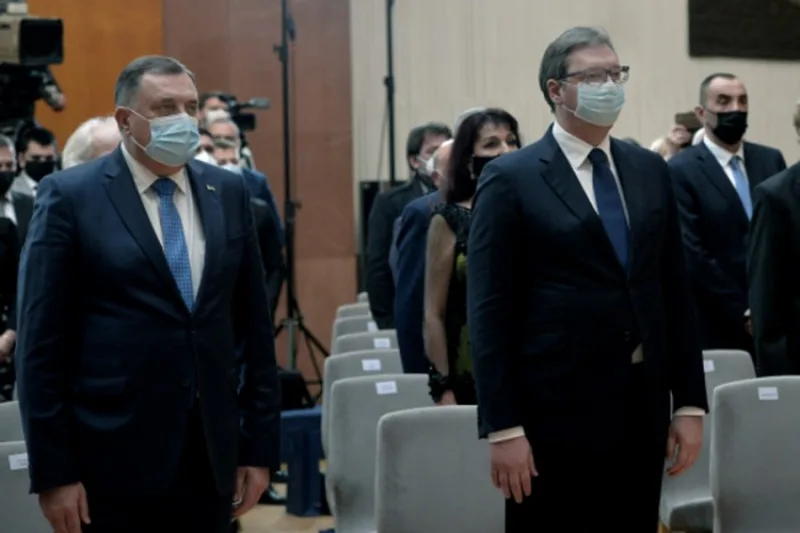 Dodik vucic8