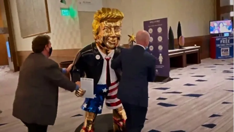 Trumpov kip