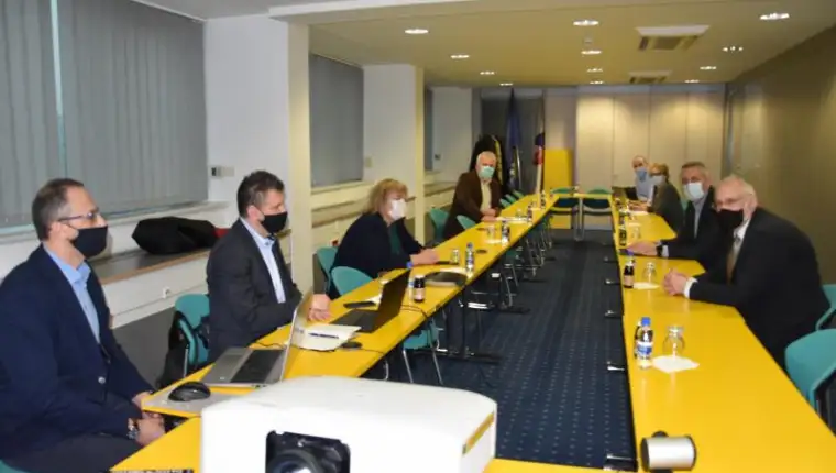 E vakcina