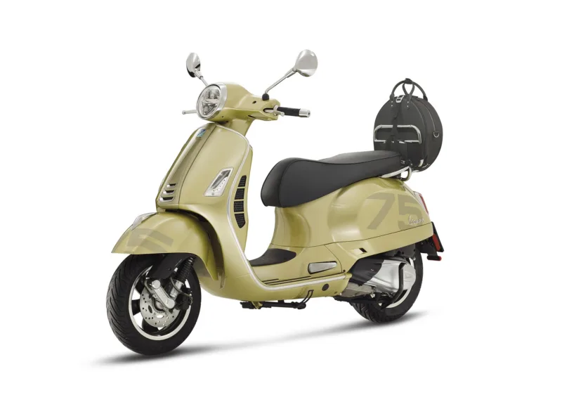 03 Vespa GTS 75th min