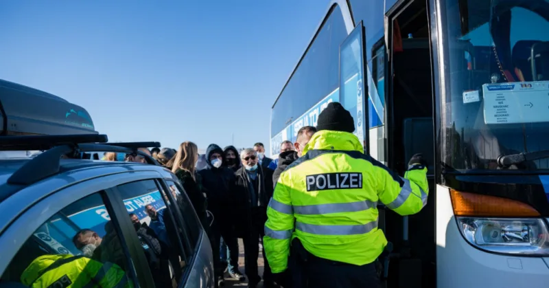 Policija autobus