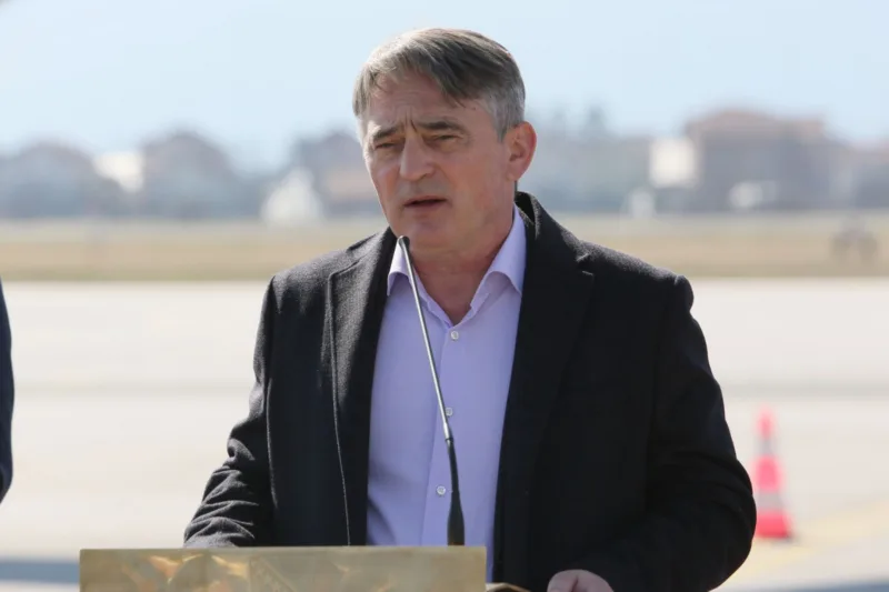 Komsic aerodrom fena