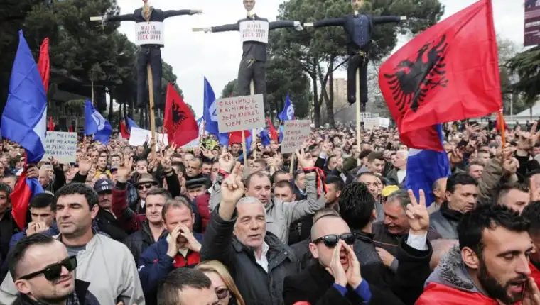 Albanija protesti