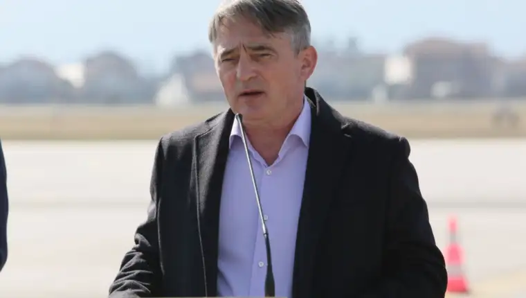 Komsic aerodrom fena
