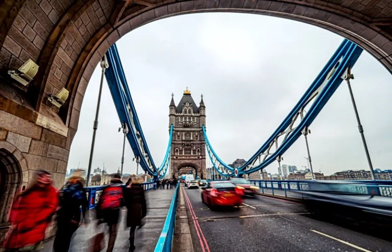 london bridge cars