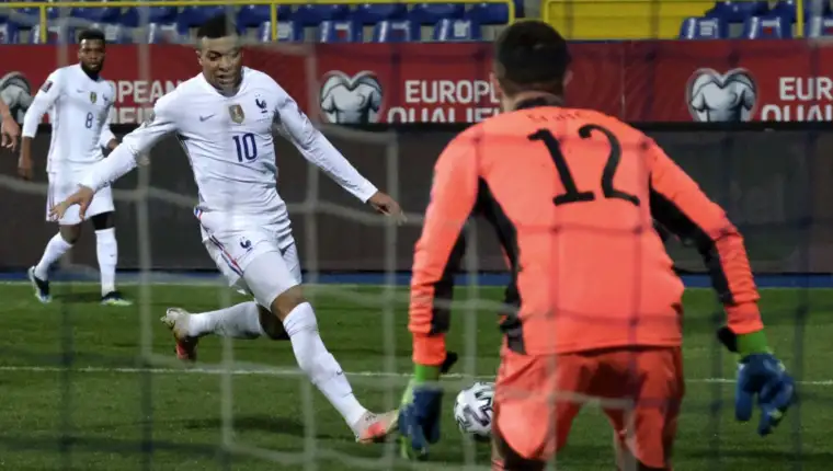 Mbappe na grb