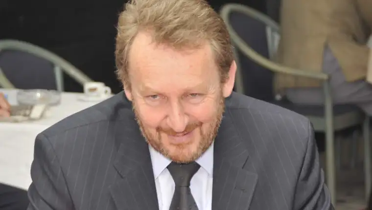 Izetbegovic faca