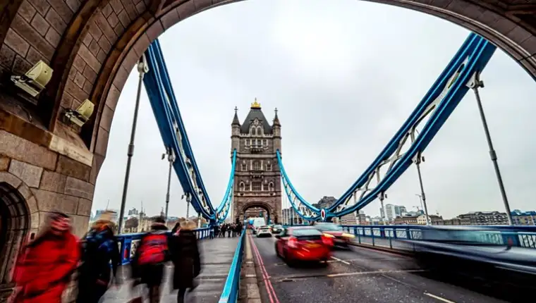 london bridge cars