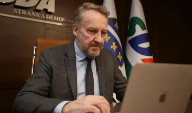Bakir Izetbegovic laptop 1
