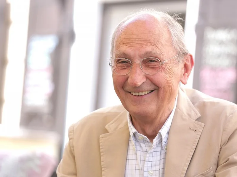 Oliver mlakar