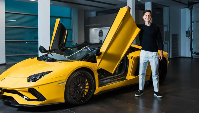 Dybala lamborghini 1