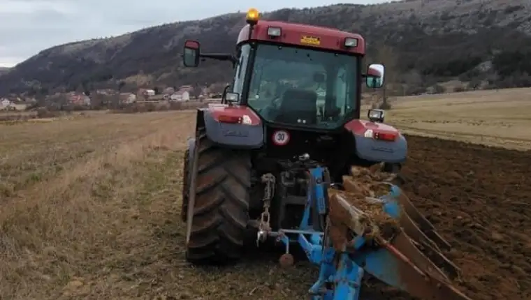 traktor_njiva_poljoprivreda