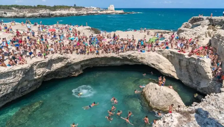 Grotta della Poesia2