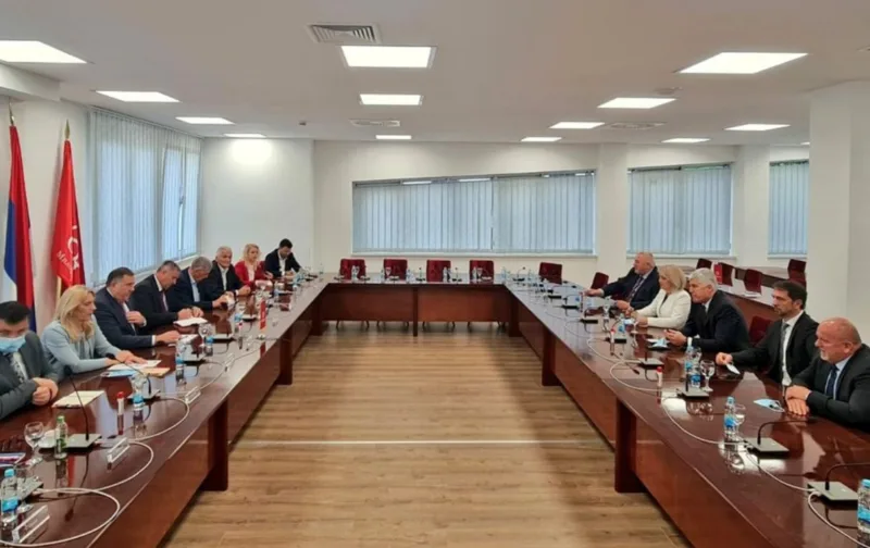 Sastanak snsd hdz